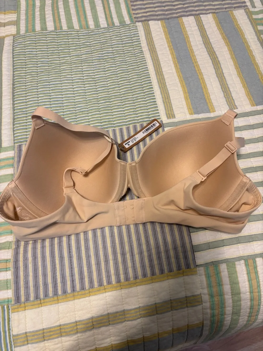 SKIMS Light Nude Molded T-Shirt Bra - Picture 2 of 3